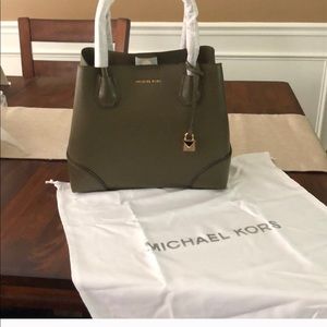 Michael Kors Gallery Mercer Tote